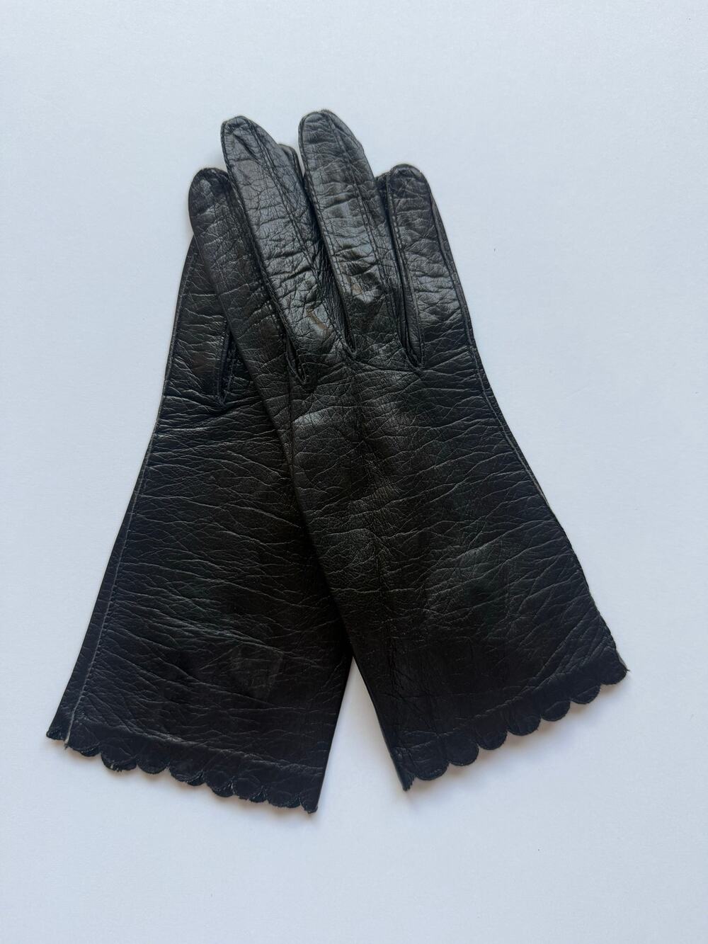 Vintage Aris Black Kidskin Scalloped Leather Gloves Size 6.5